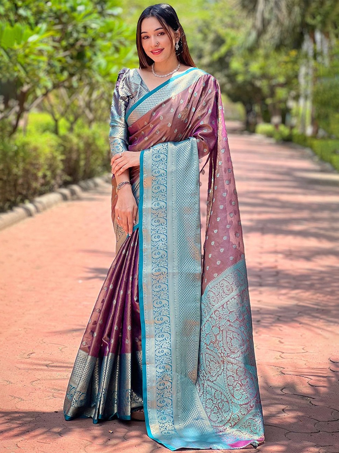

LeeliPeeri Designer Ethnic Motifs Woven Design Zari Kanjeevaram Saree, Lavender