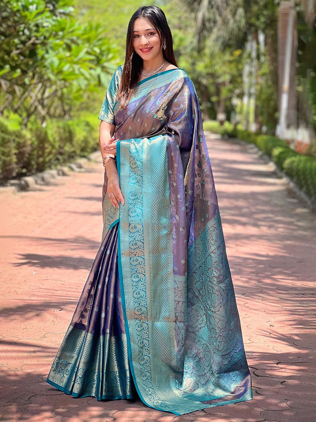 

LeeliPeeri Designer Woven Design Zari Kanjeevaram Saree, Purple
