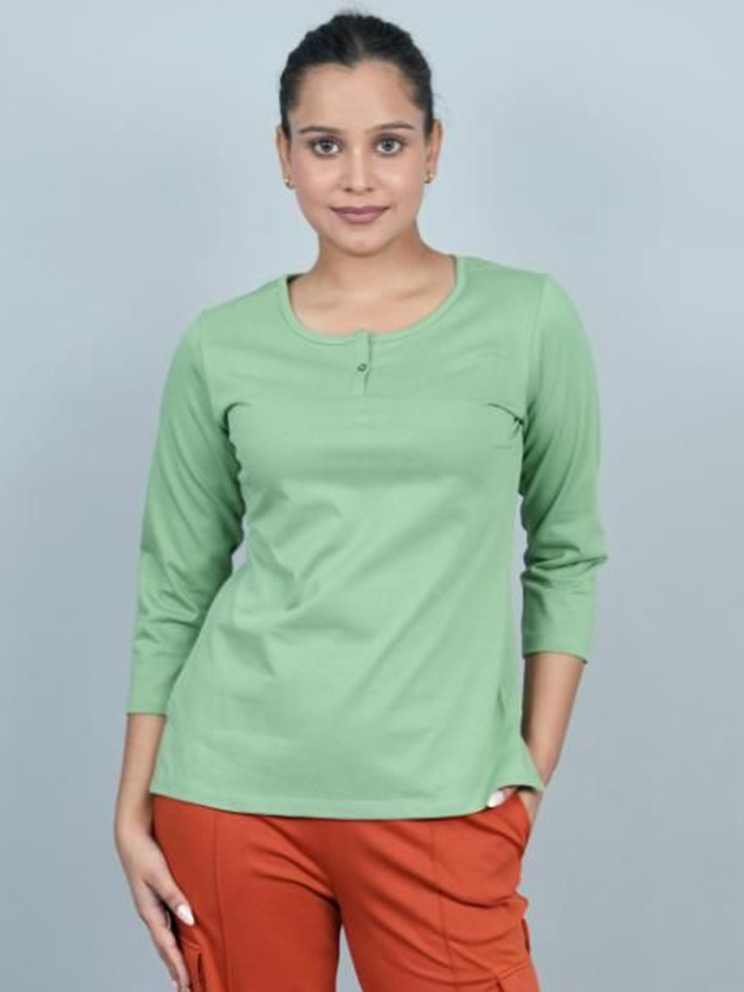 

Mlada Women Extended Sleeves Pockets T-shirt, Green