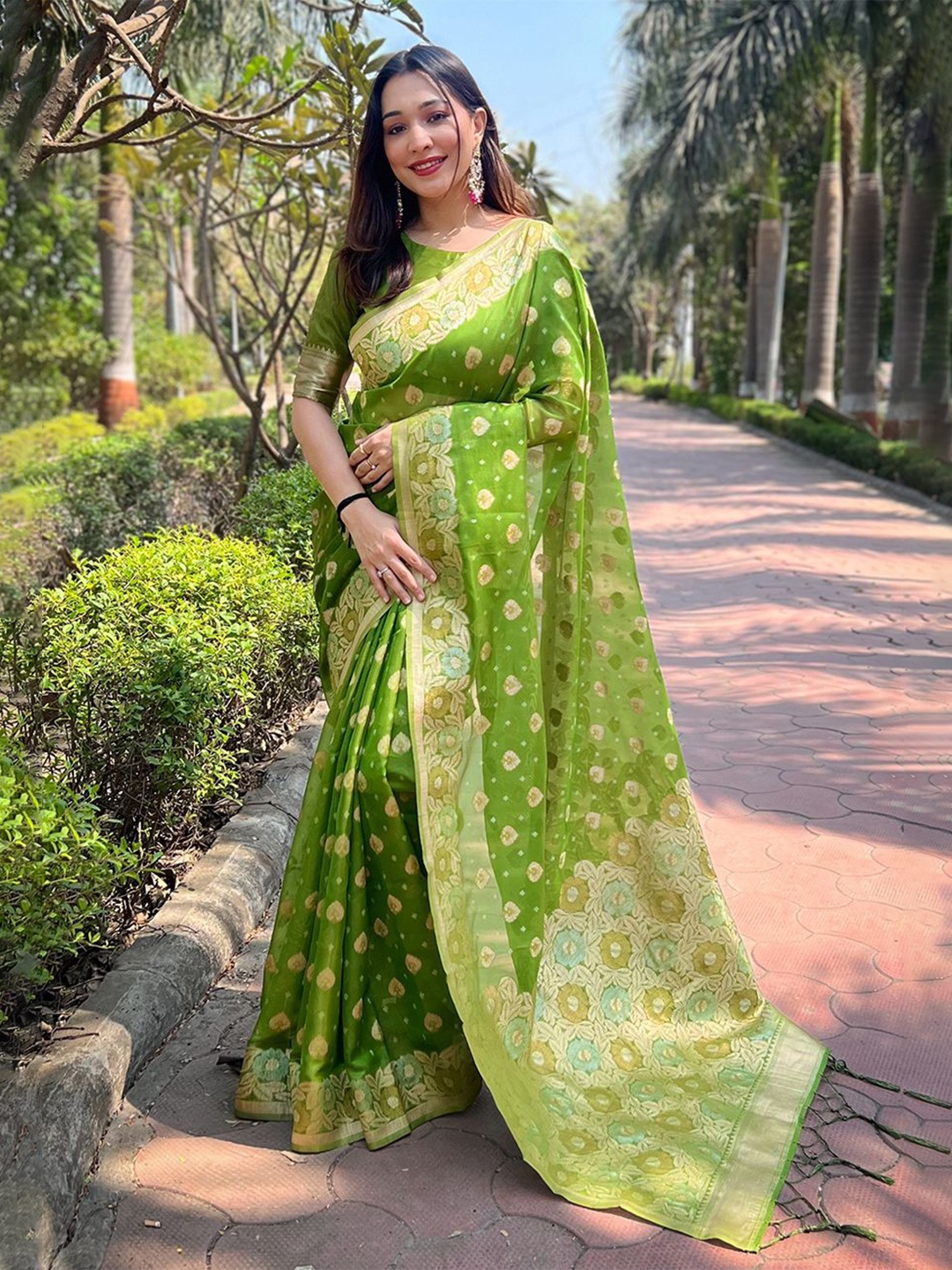 

LeeliPeeri Designer Ethnic Motifs Woven Design Zari Organza Banarasi Saree, Green