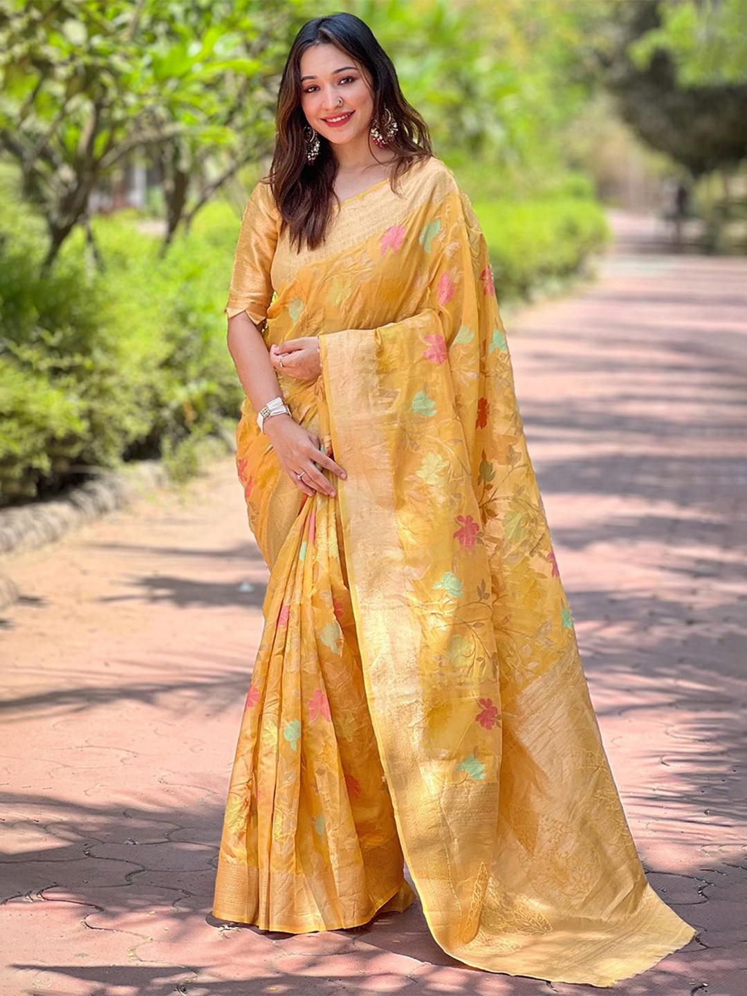 

LeeliPeeri Designer Woven Design Zari Organza Banarasi Saree, Yellow