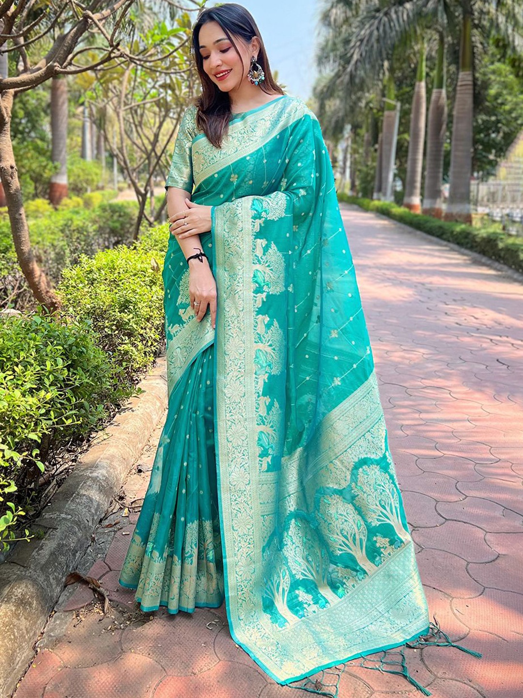 

LeeliPeeri Designer Woven Design Zari Organza Saree, Teal