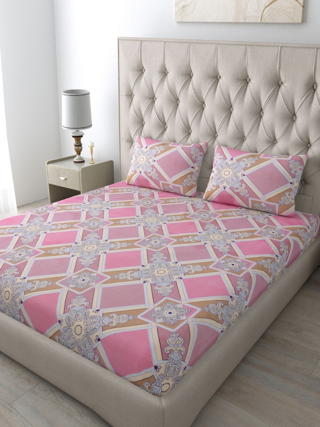 

Aura Pink & Mustard Geometric Printed 250 TC King Bedsheet With 2 Pillow Covers