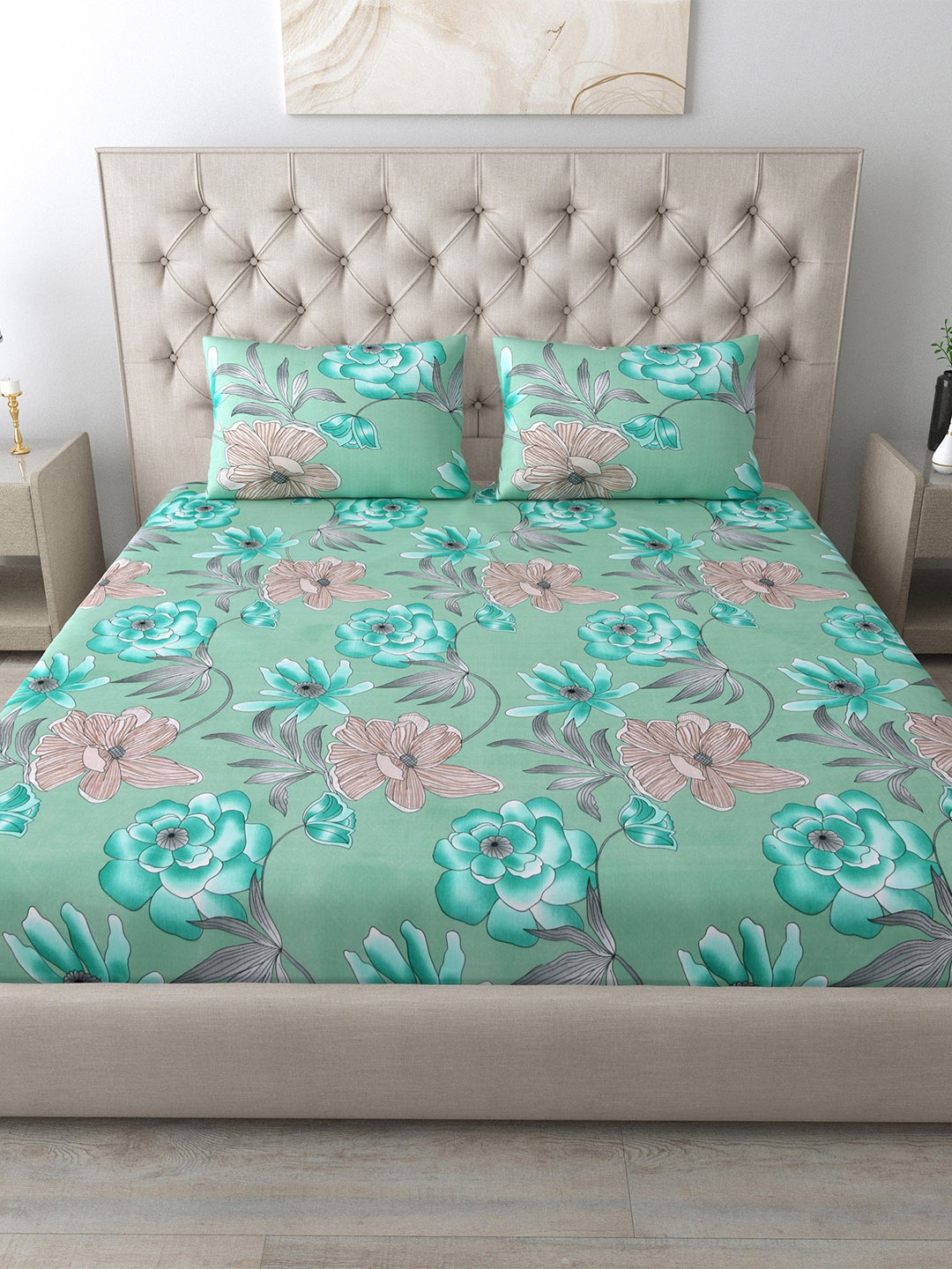 

Aura Grey & White Floral Printed 250 TC Double King Bedsheet With 2 Pillow Covers