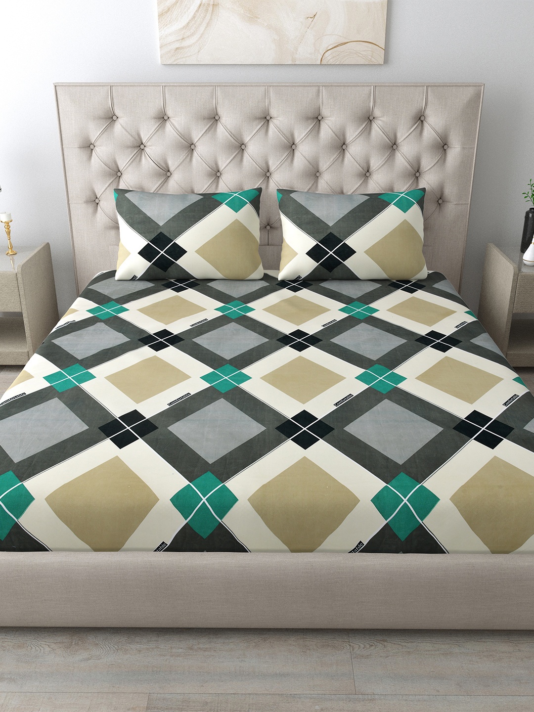 

Aura Grey & Green Geometric Printed 250 TC Double Queen Bedsheet With 2 Pillow Covers