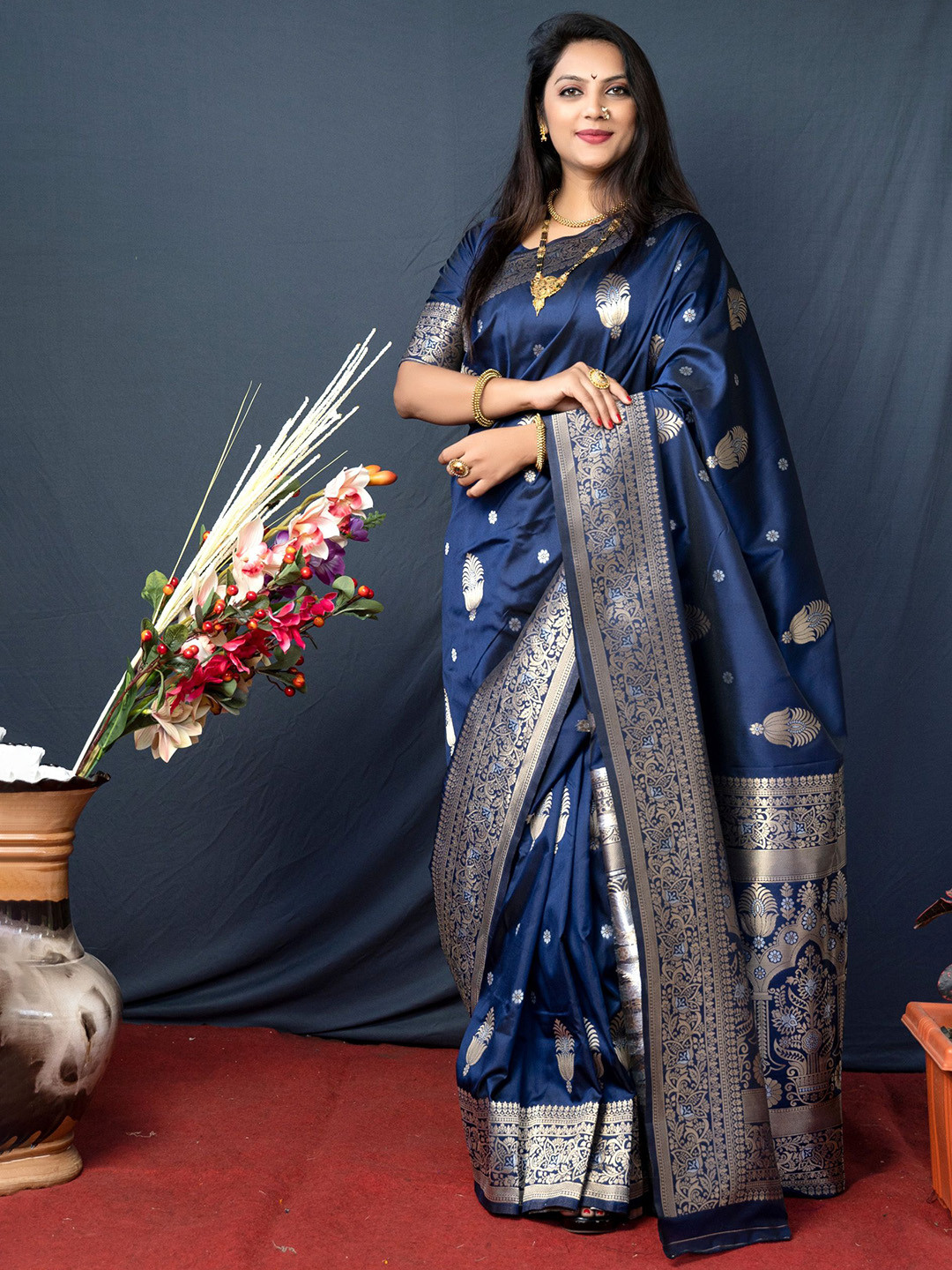 

KIMISHA Floral Zari Banarasi Saree, Navy blue