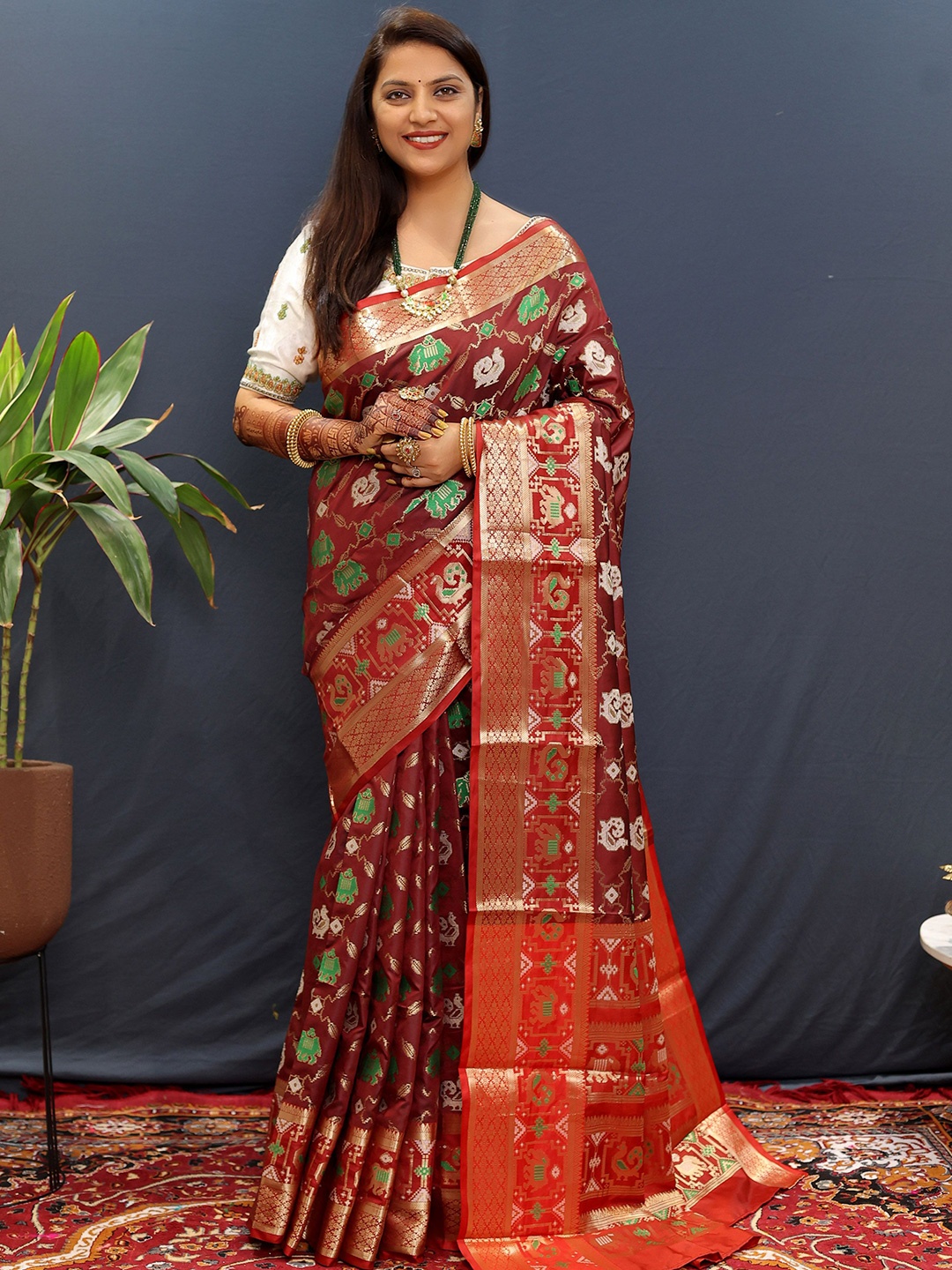 

KIMISHA Ethnic Motifs Zari Patola Saree, Maroon