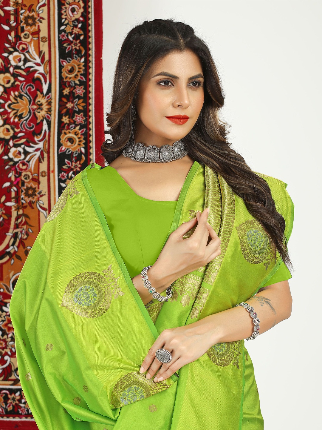 

KIMISHA Floral Zari Kanjeevaram Saree, Green