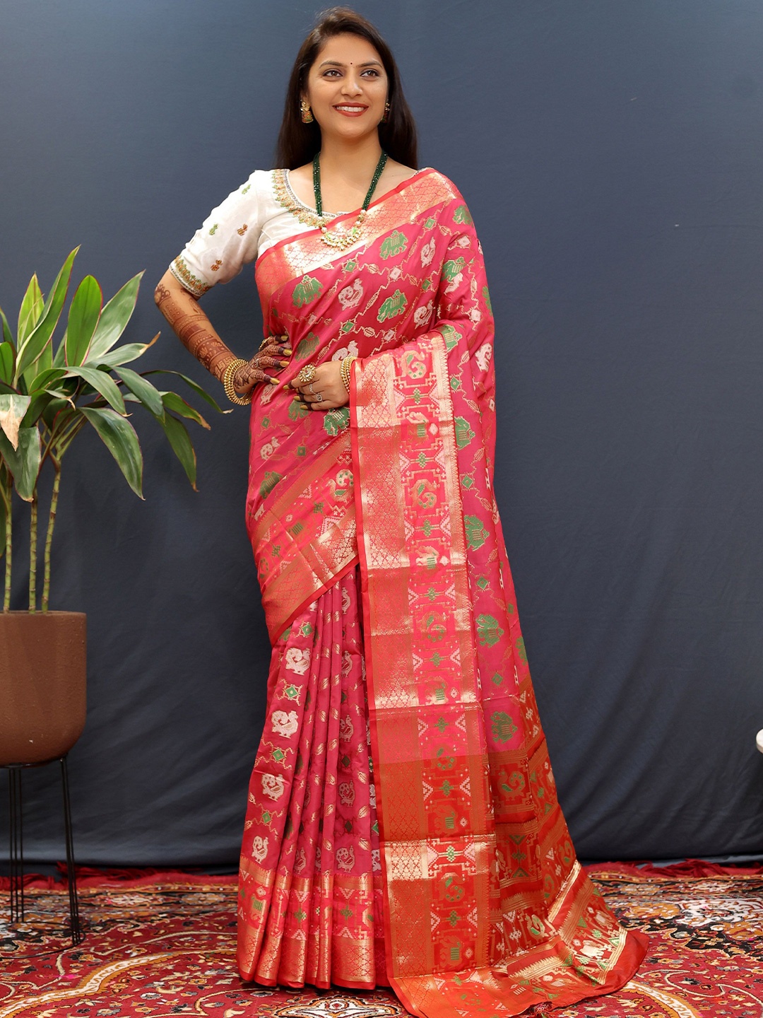 

KIMISHA Ethnic Motifs Zari Patola Saree, Red