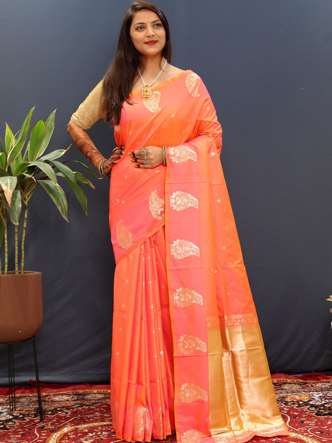 

KIMISHA Ethnic Motifs Zari Woven Kanjeevaram Saree, Peach