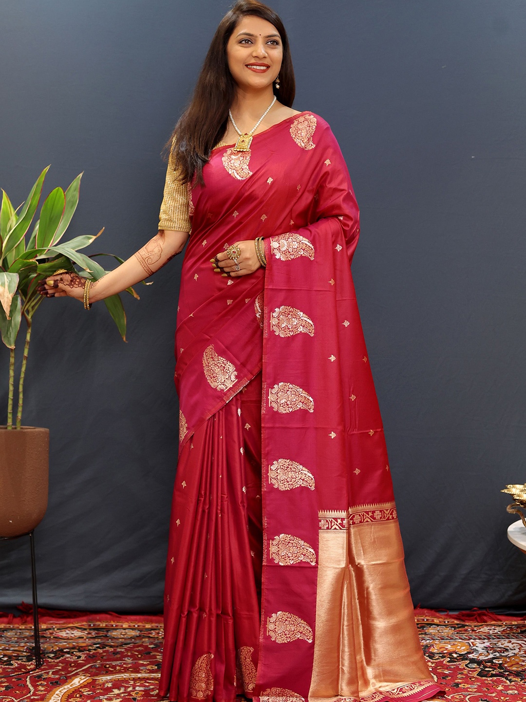 

KIMISHA Paisley Zari Kanjeevaram Saree, Burgundy