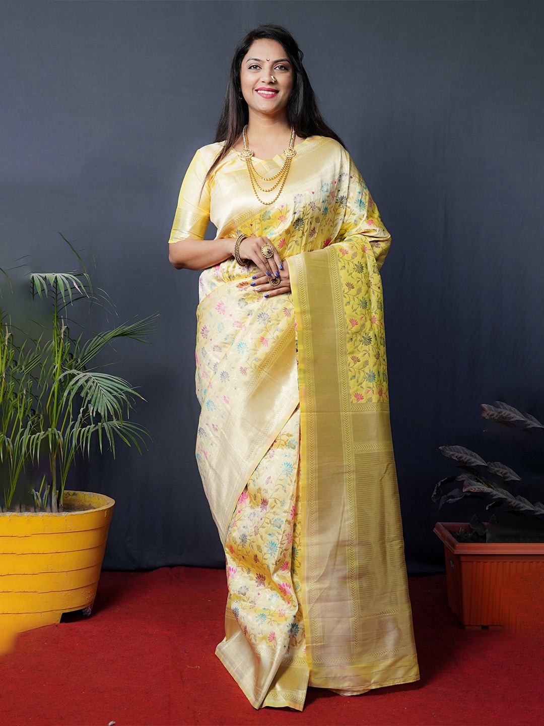 

KIMISHA Ethnic Motif Zari Woven Banarasi Saree, Yellow