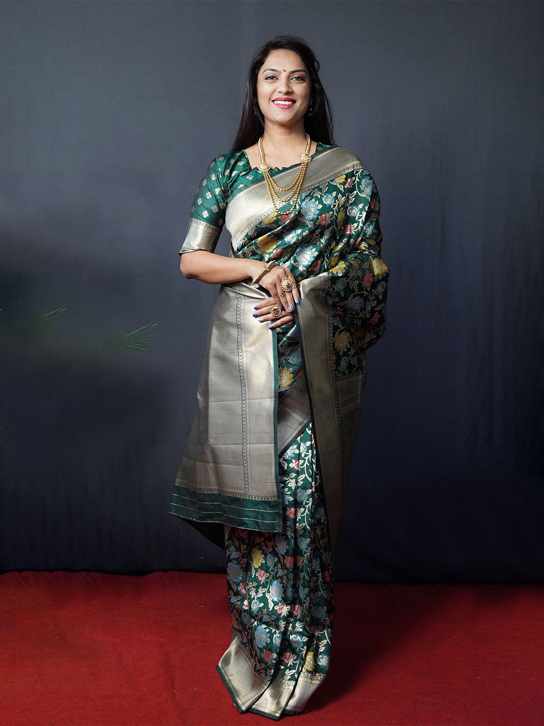 

KIMISHA Ethnic Motif Zari Woven Banarasi Saree, Green