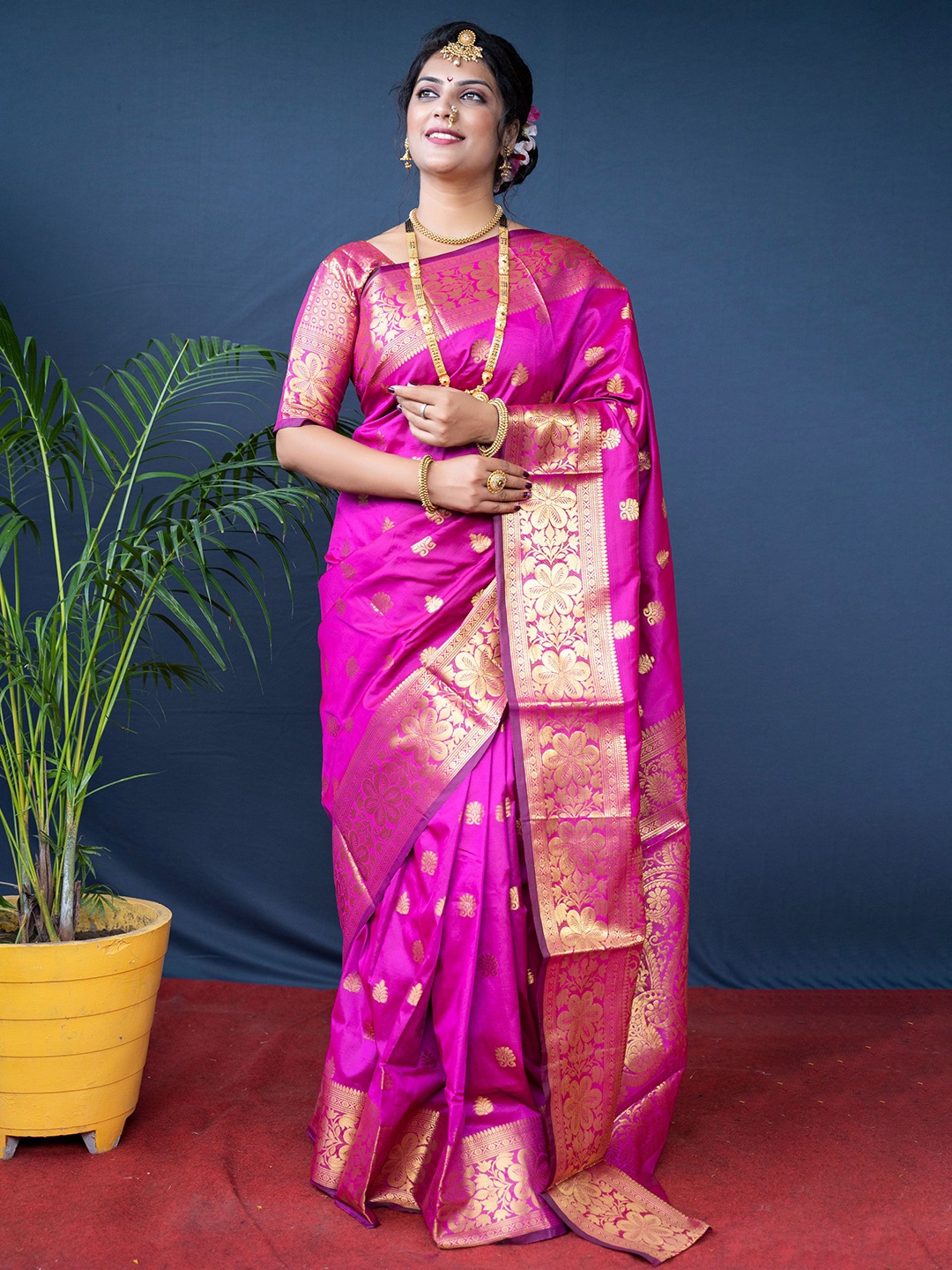 

KIMISHA Kanjeevaram Silk Blend Floral Zari Traditional Saree, Pink