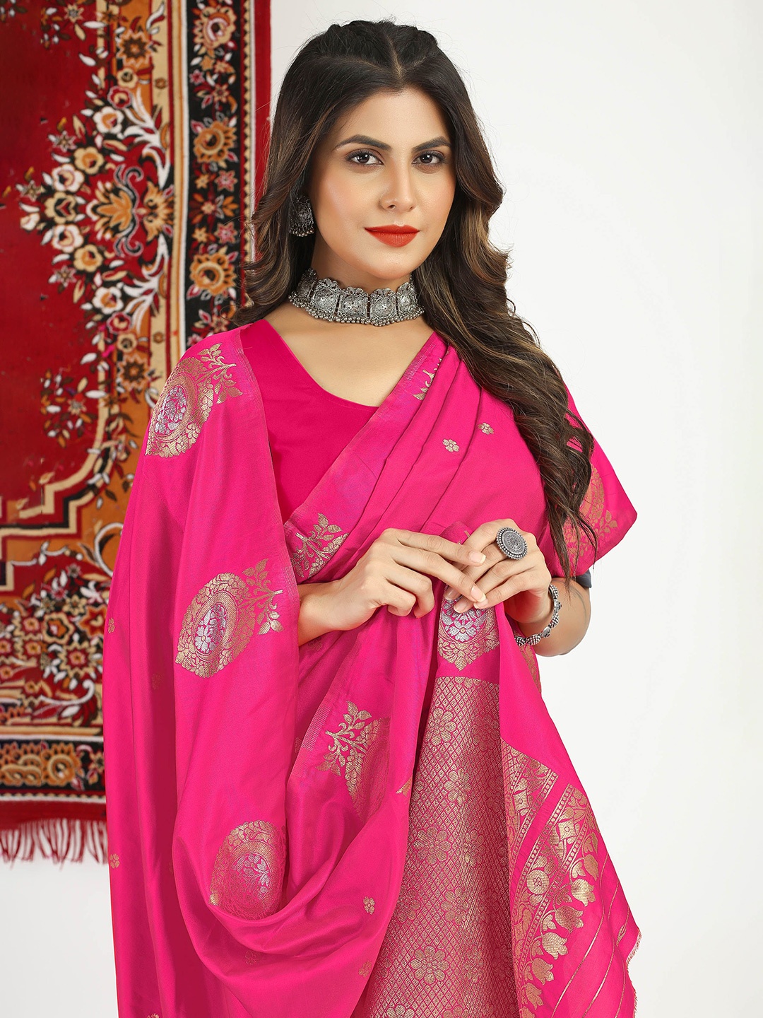

KIMISHA Floral Zari Kanjeevaram Saree, Pink