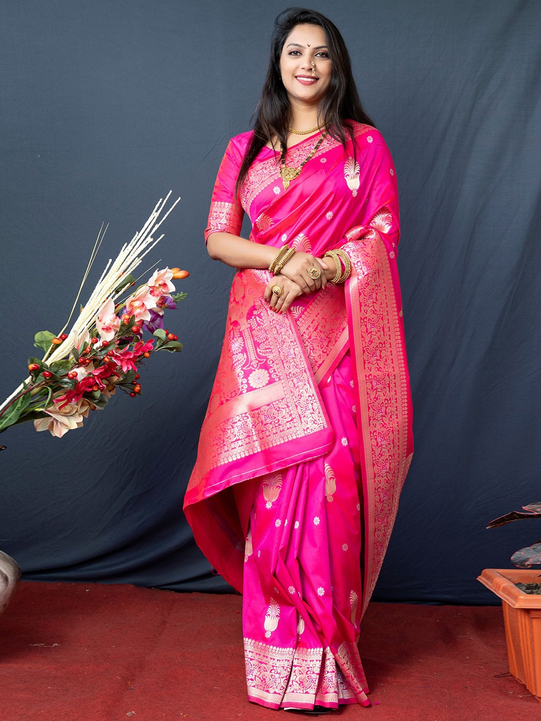 

KIMISHA Ethnic Motifs Zari Banarasi Saree, Pink