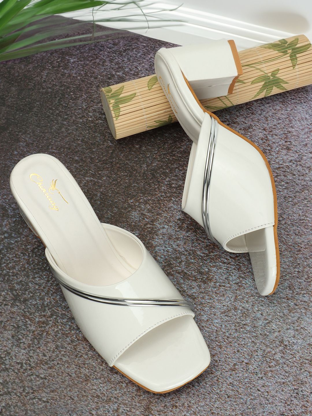 

CHINRAAG Women Open Toe Block Mules, White