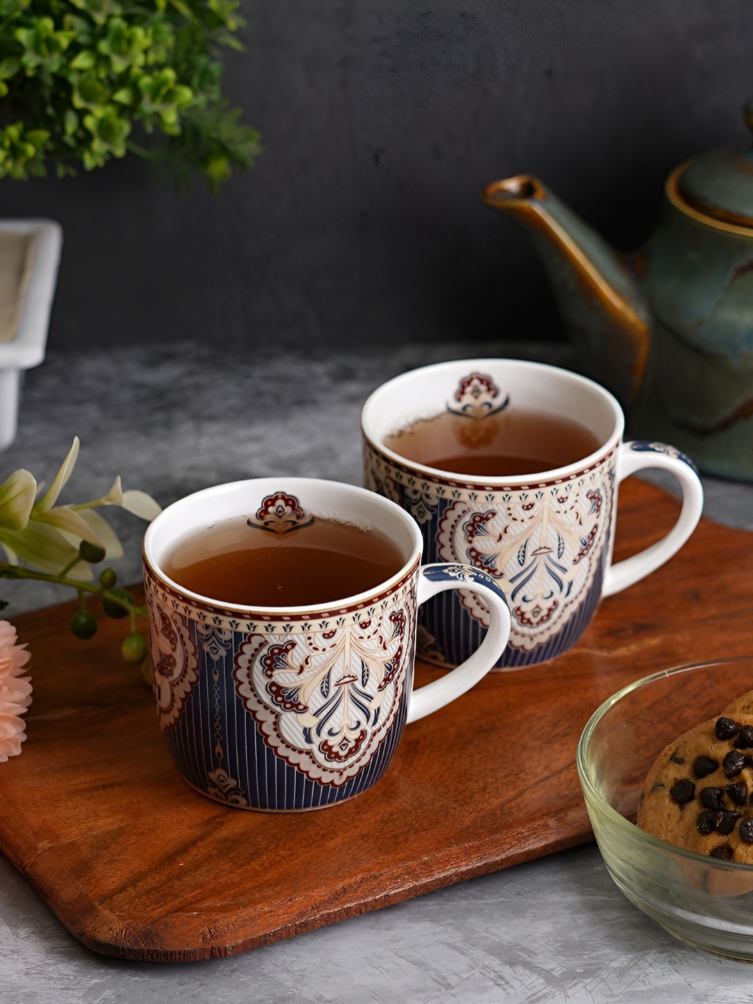 

CDI Blue & White 6 Pieces Ethnic Motifs Printed Glossy Mugs 150ml Each