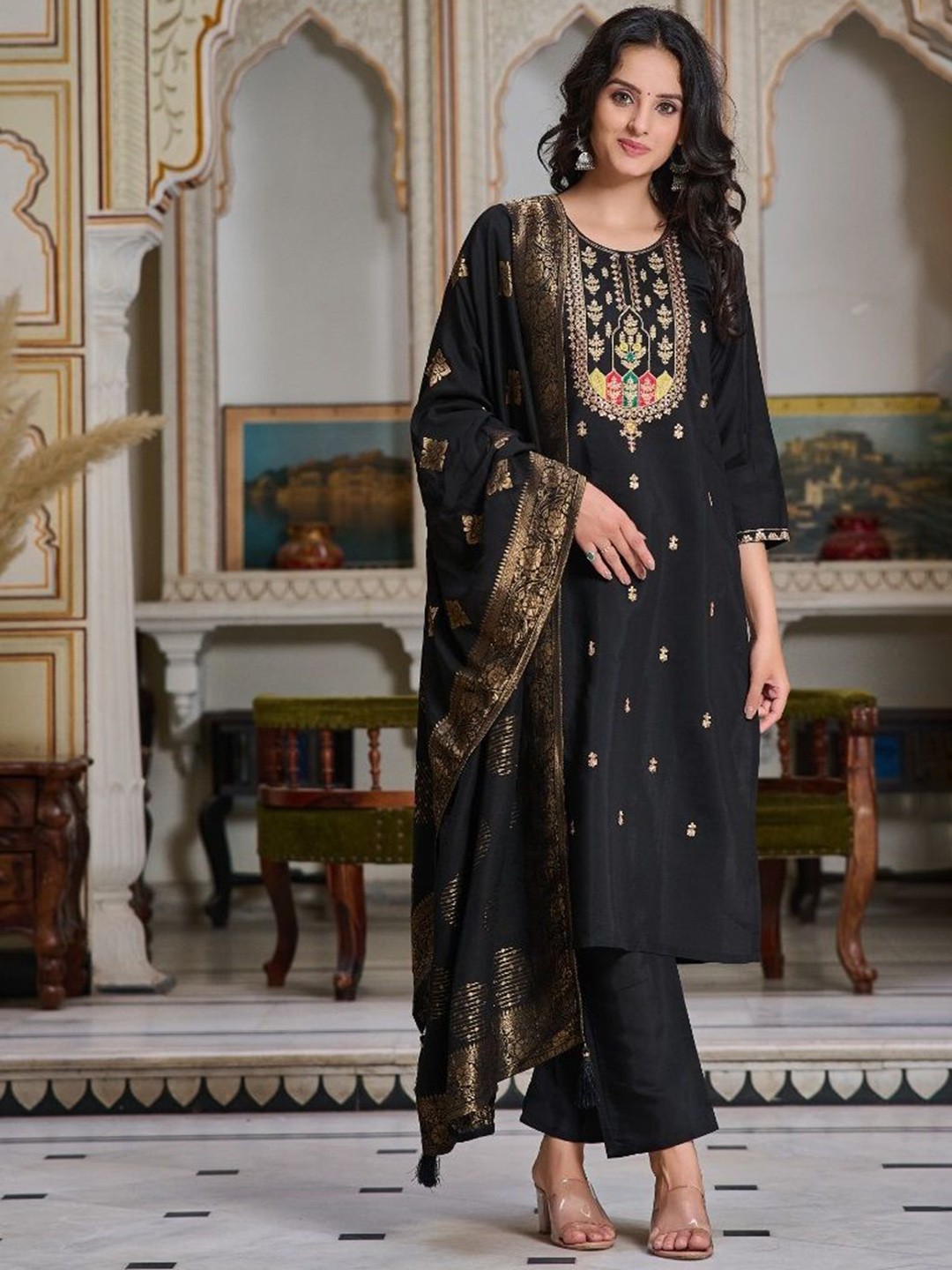 

CANIZZARO Ethnic Motifs Embroidered Chanderi Silk Straight Kurta with Trousers & Dupatta, Black