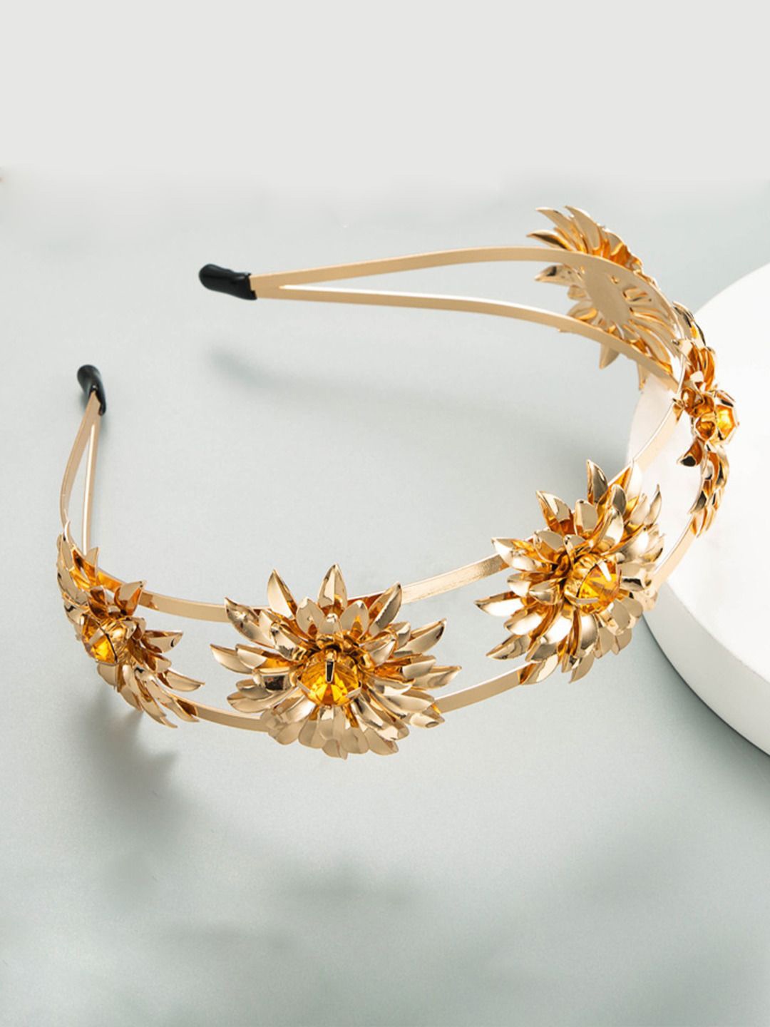 

Niscka Gold-Plated Sheeshphool Head Jewellery