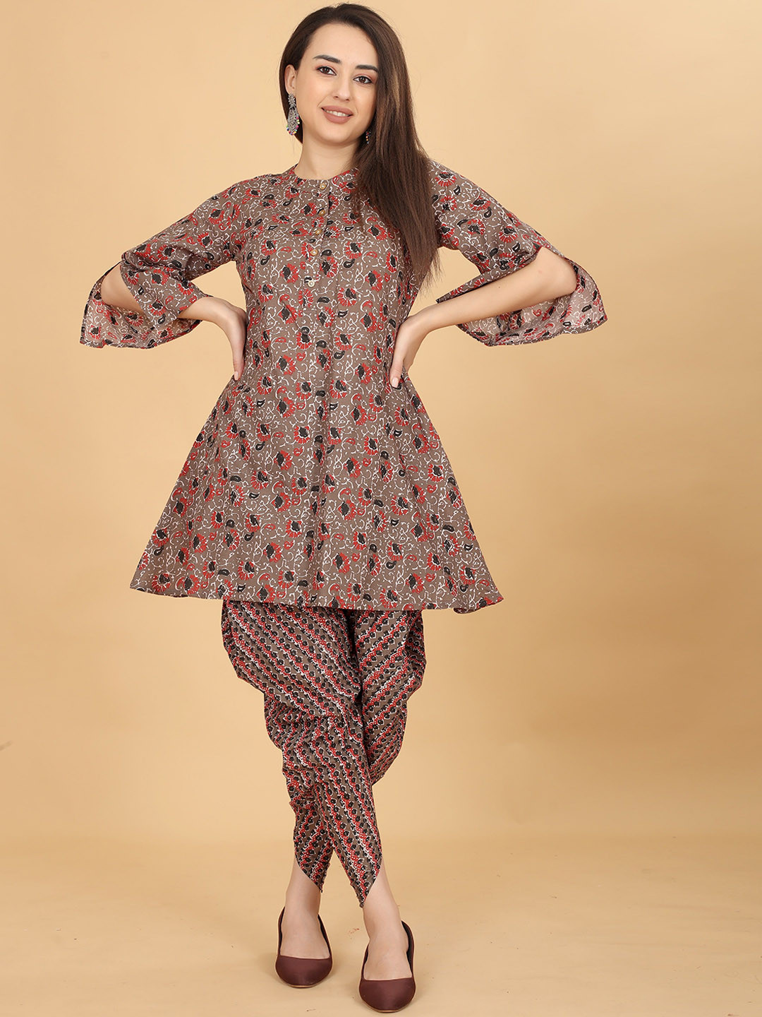 

ODD BY chansi TRENDZ Floral Printed Round Neck Regular A-Line Kurti With Dhoti Pants, Coffee brown