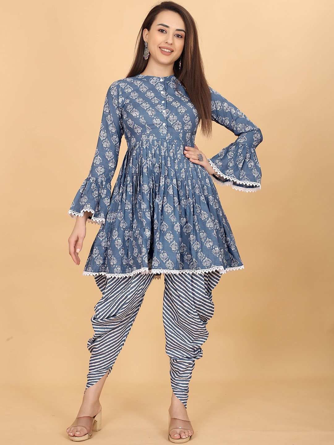 

ODD BY Chansi TRENDZ Printed Band Collar Bell Sleeves A-Line Kurti With Dhoti Pants, Grey