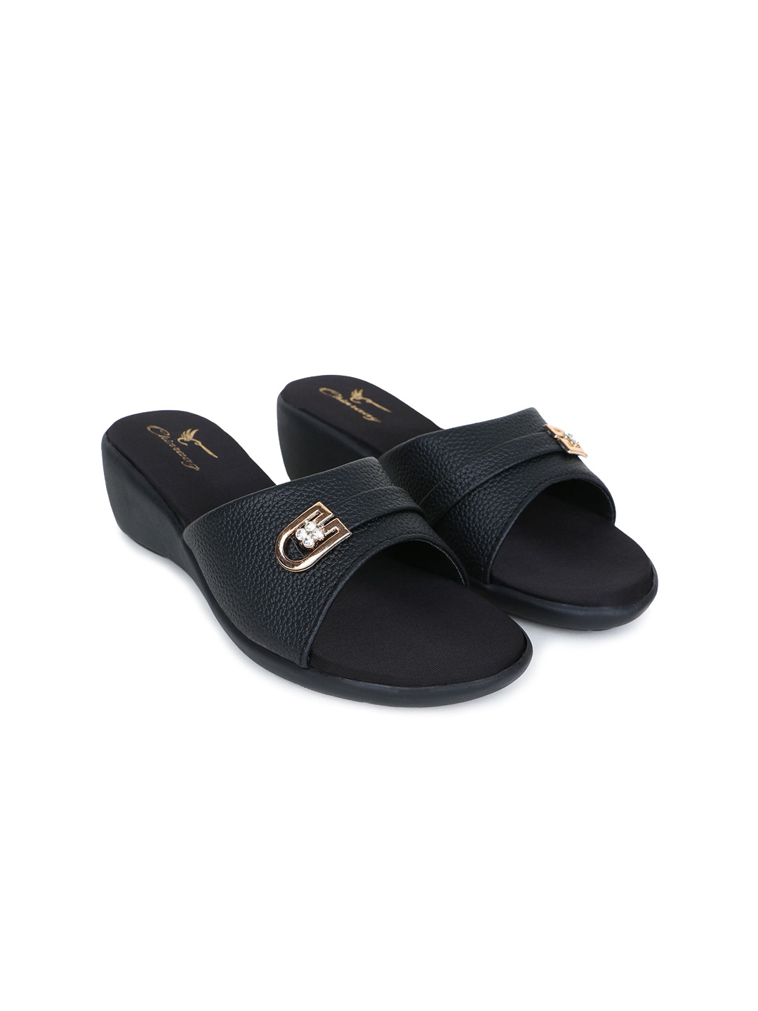 

CHINRAAG Women Textured Open Toe Wedge Heel Sandal, Black