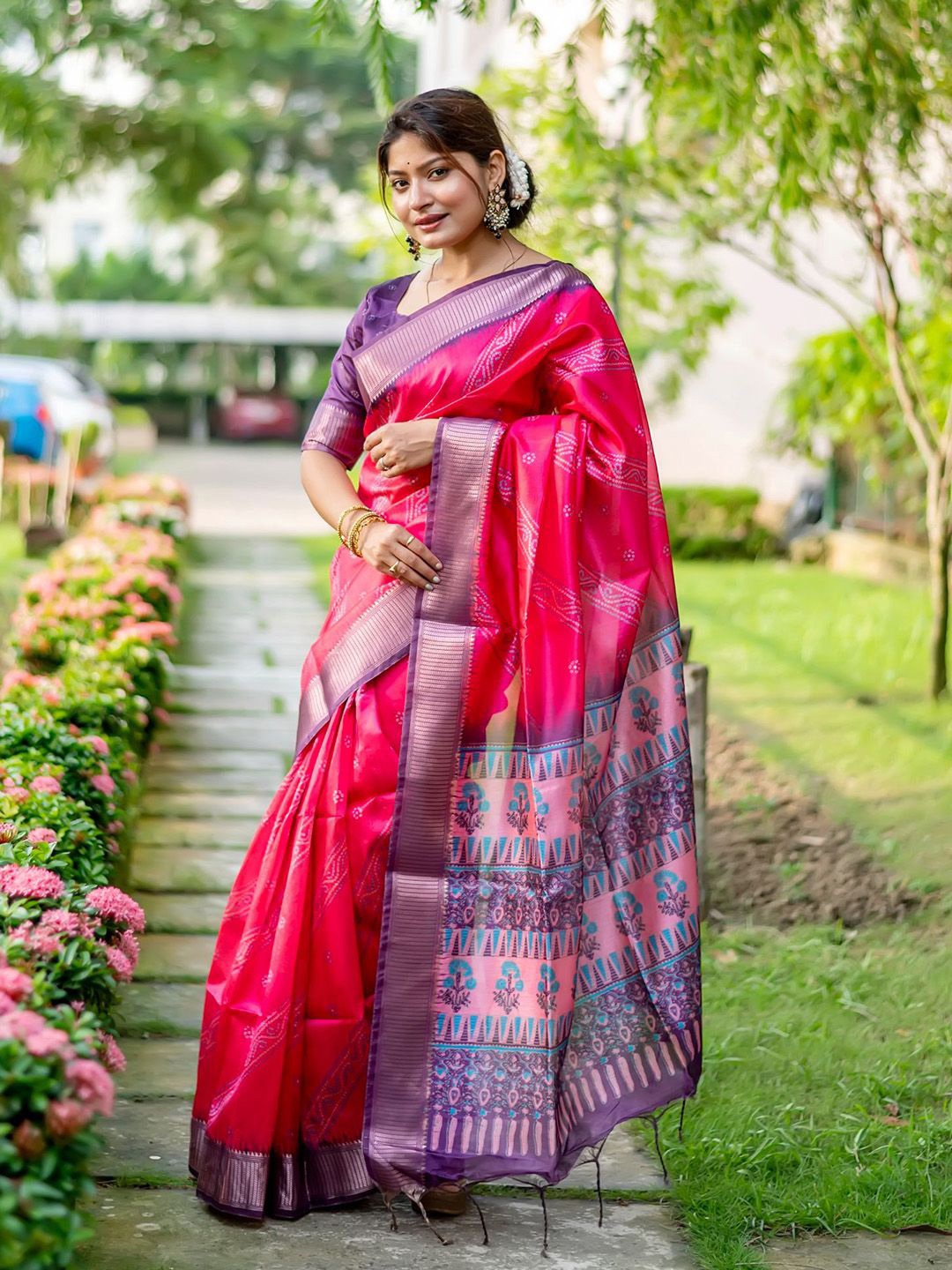 

Ishin Ethnic Motifs Zari Saree, Pink