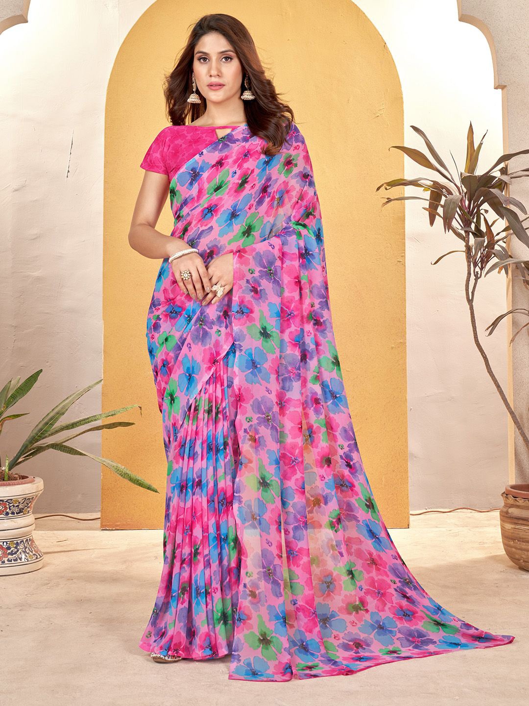 

Ishin Women Floral Printed Saree With Blouse, Pink
