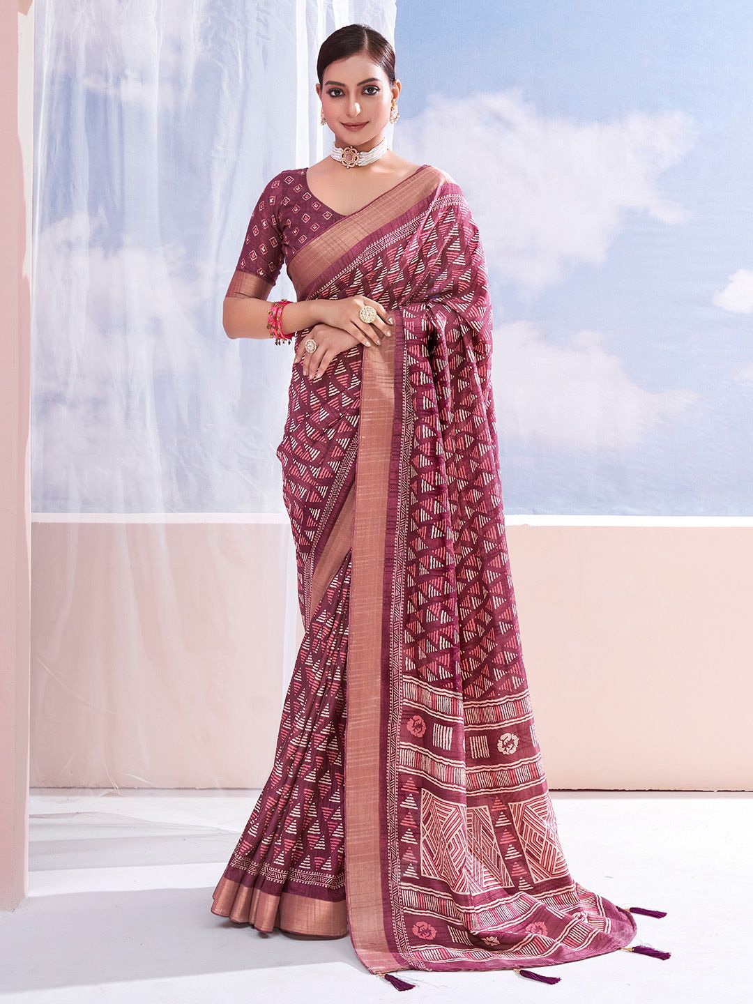 

Ishin Printed Zari Saree, Maroon