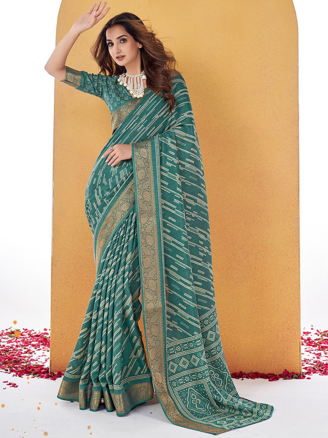 

Ishin Silk Blend Bandhani Zari Traditional Saree, Green