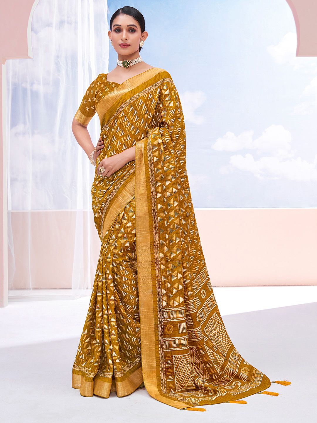 

Ishin Geometric Printed Zari Saree, Gold