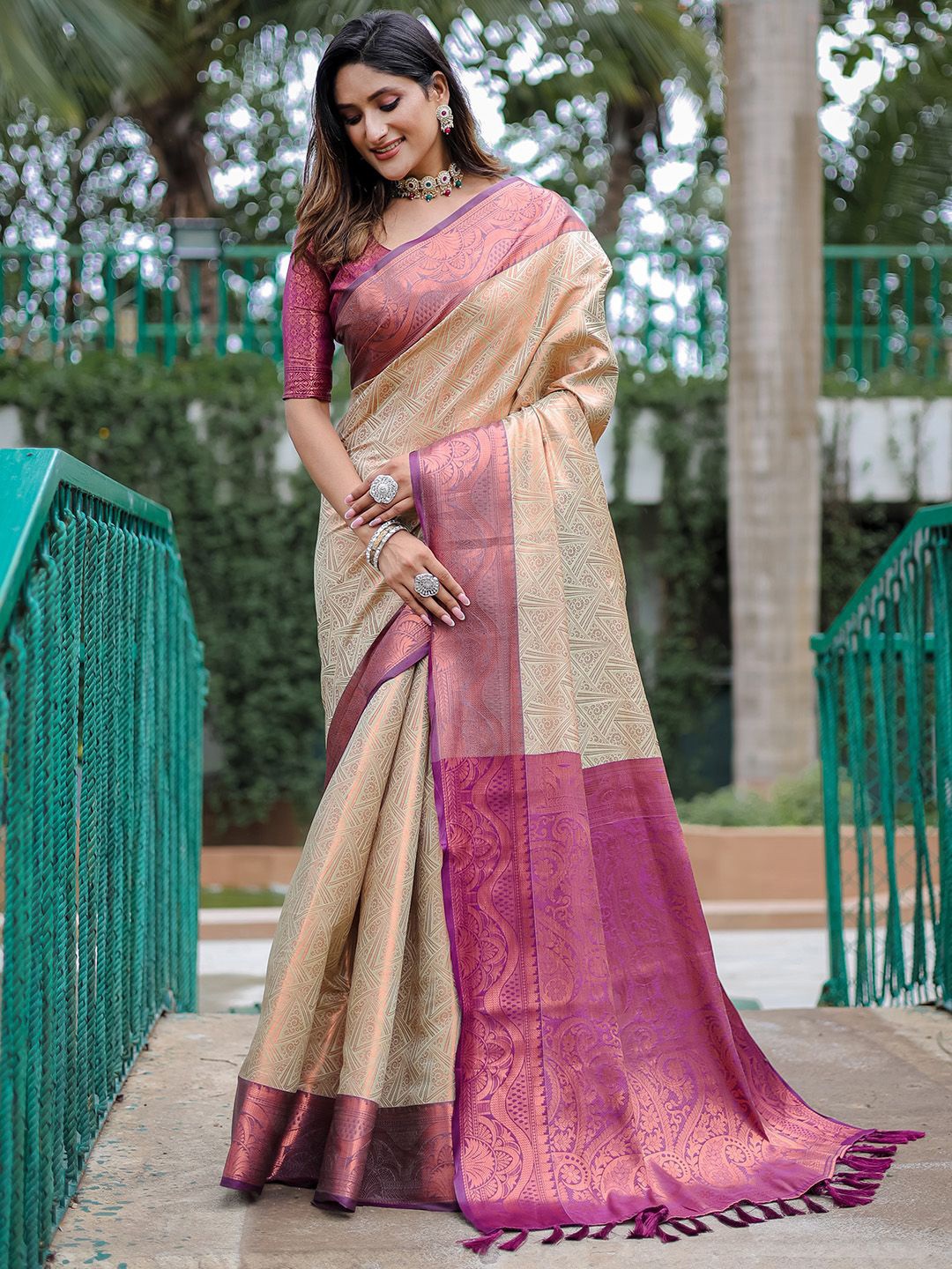 

Ishin Woven Design Zari Kanjeevaram Saree, Cream