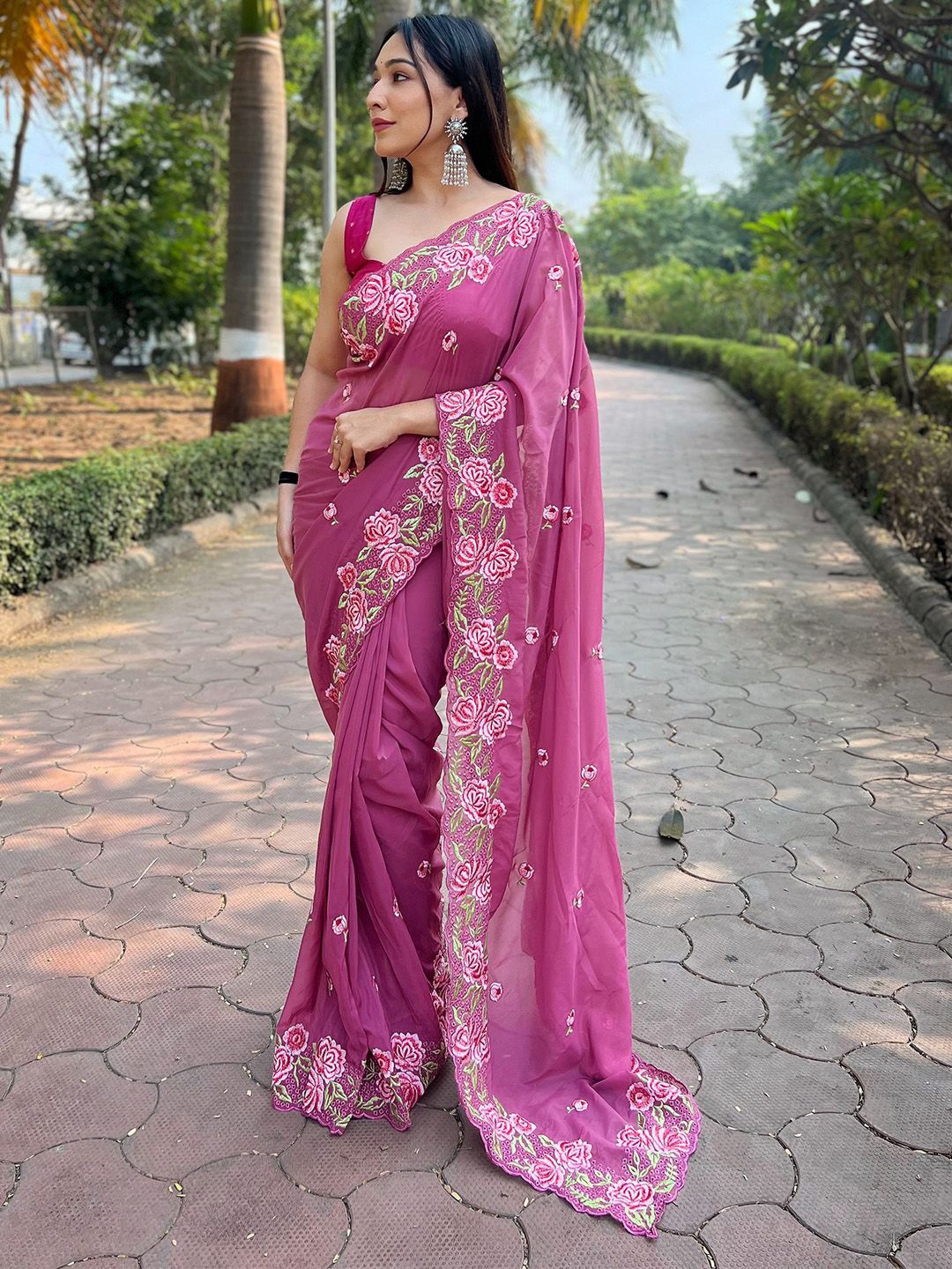 

Ishin Floral Embroidered Organza Saree, Pink