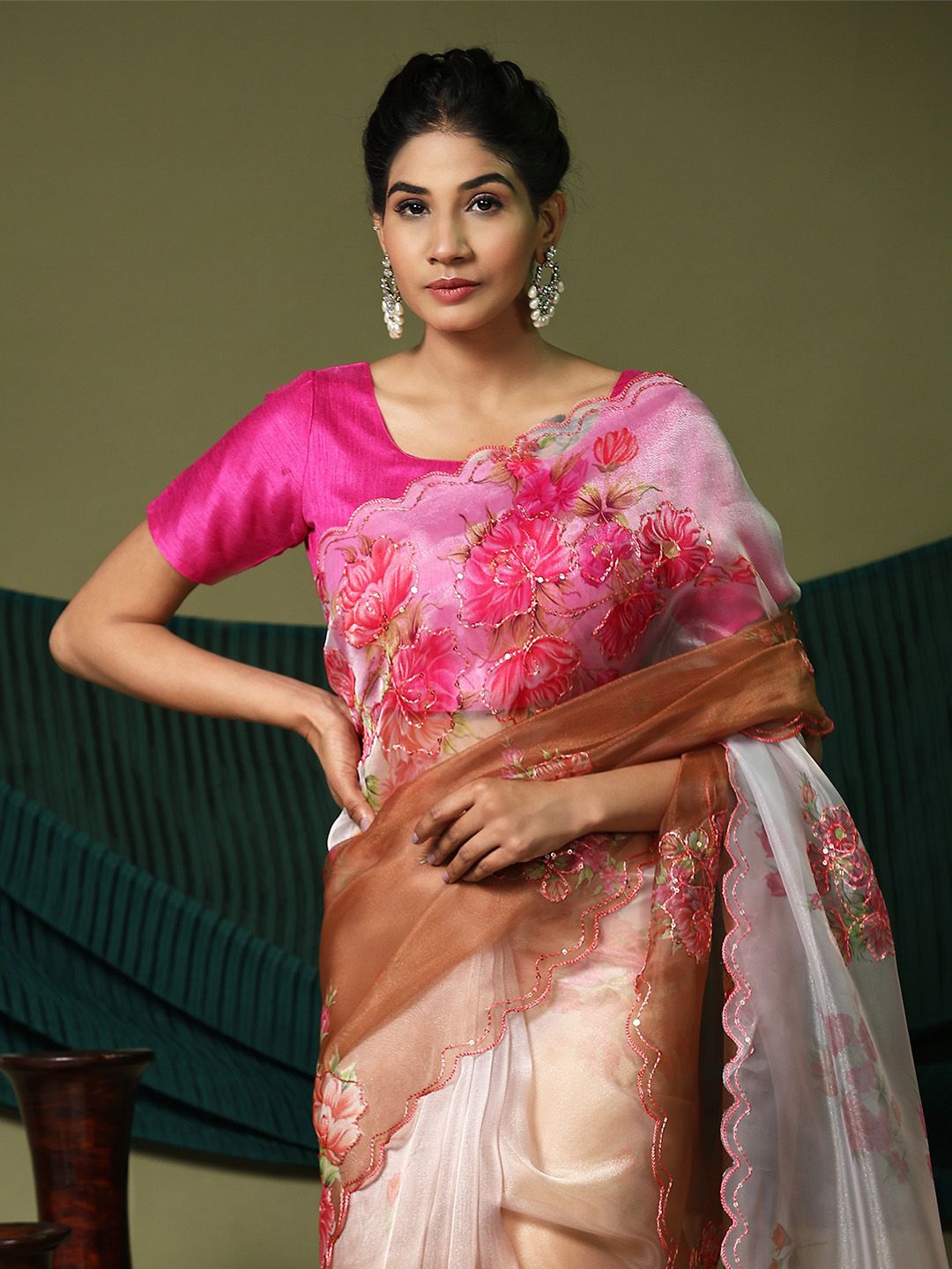 

Ishin Floral Printed Sequinned Organza Saree, Brown