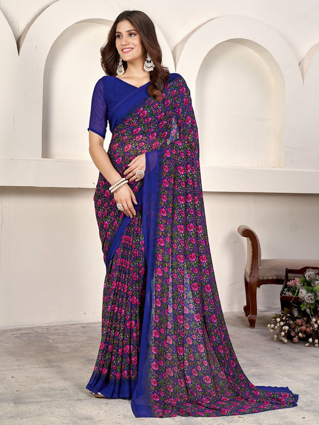 

Ishin Floral Printed Saree With Blouse Piece, Blue