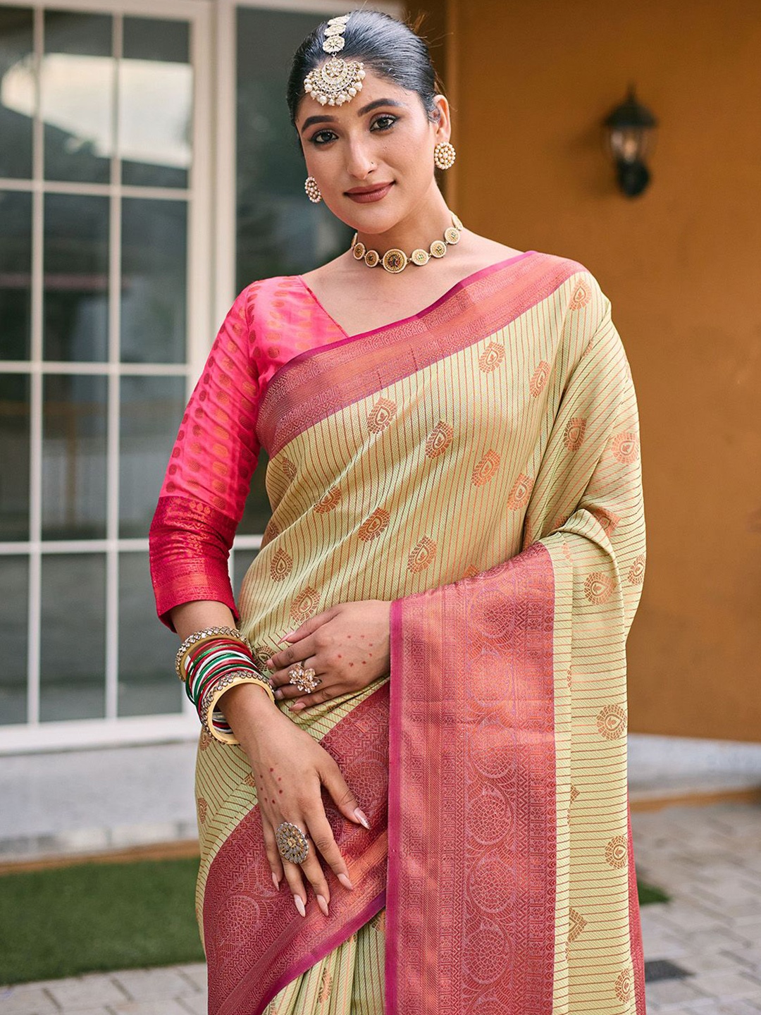 

Ishin Woven Design Zari Kanjeevaram Saree, Cream