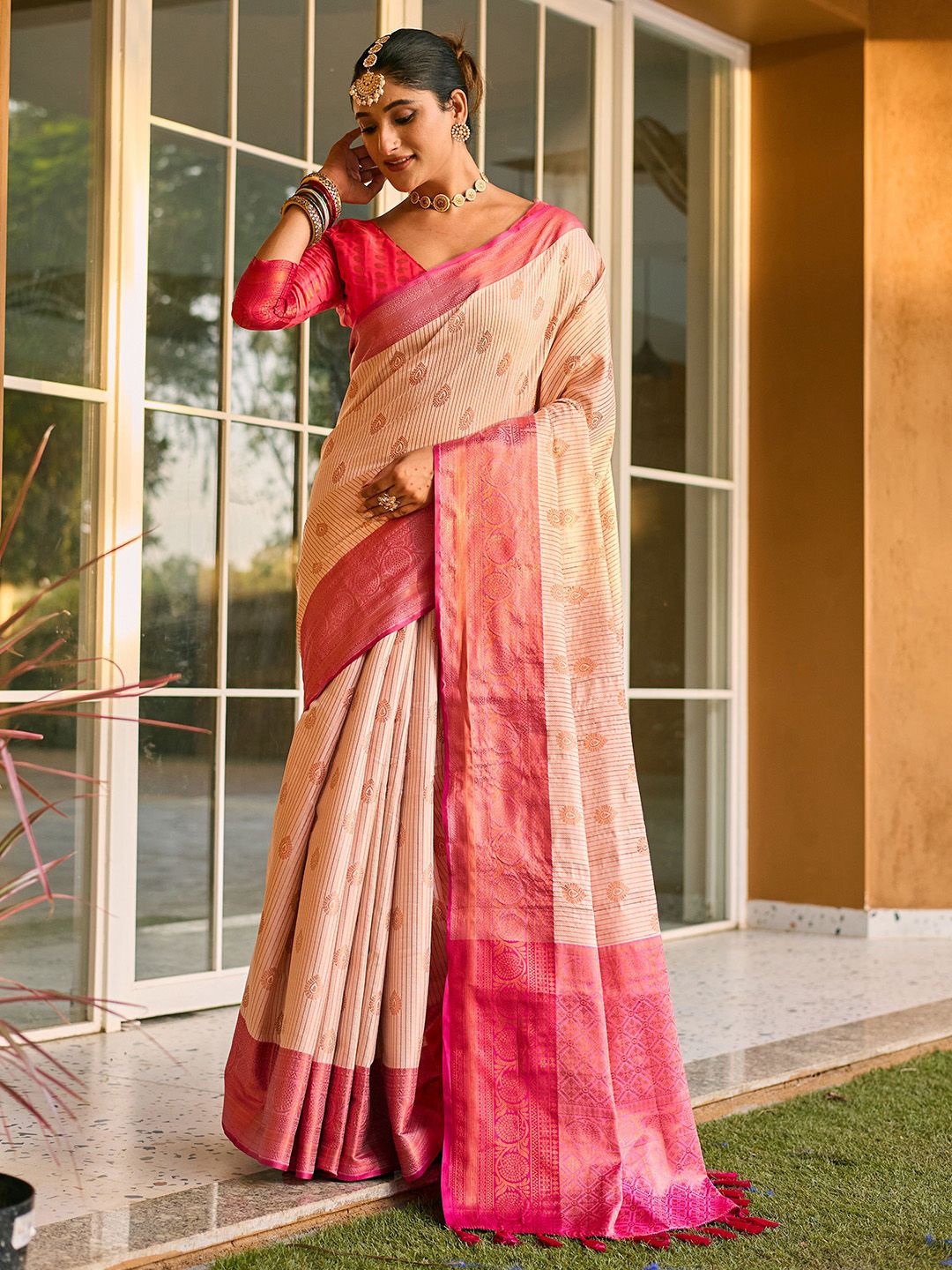 

Ishin Woven Design Zari Kanjeevaram Saree, Cream