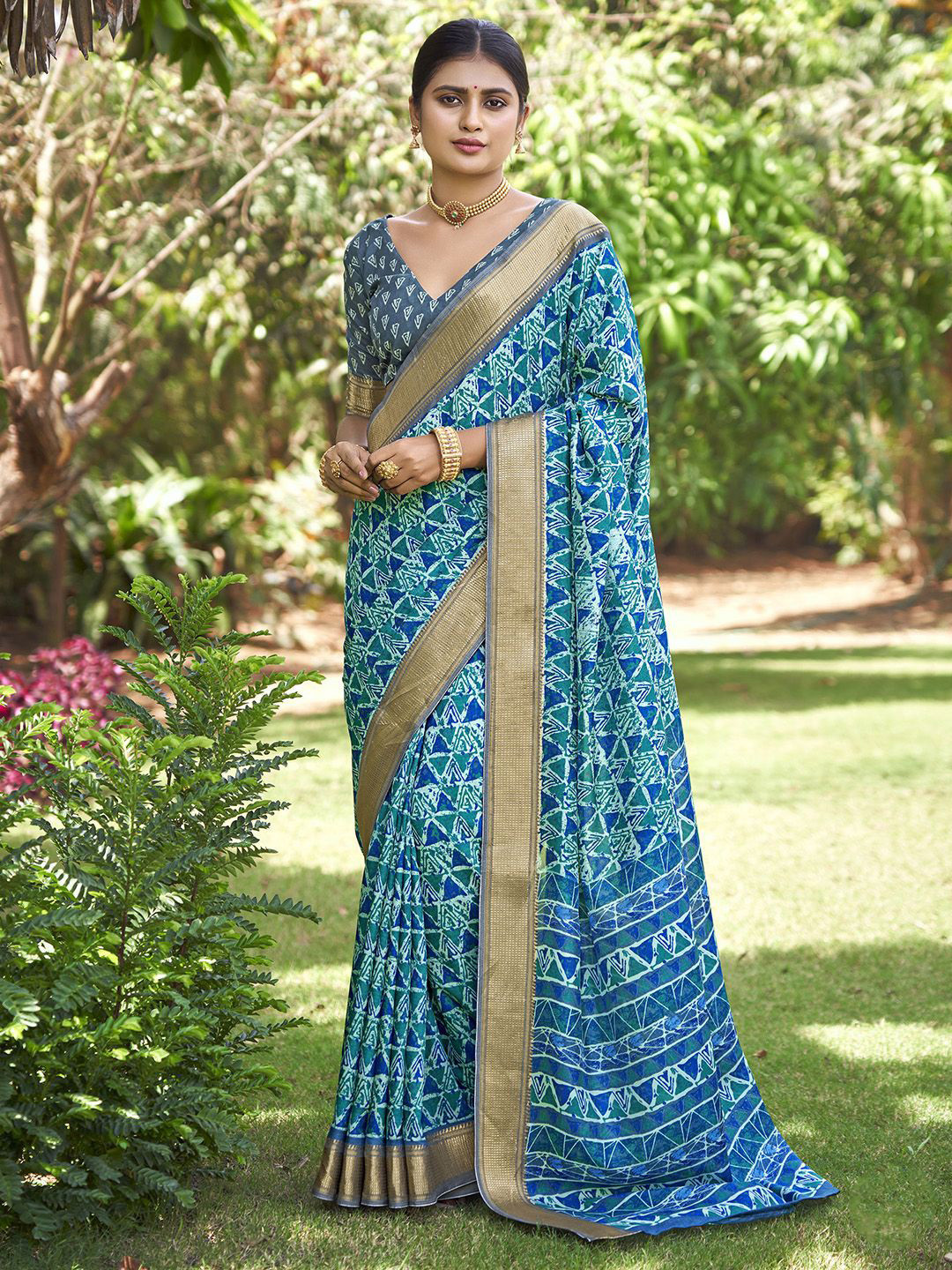 

Ishin Geometric Printed Zari Saree, Sea green