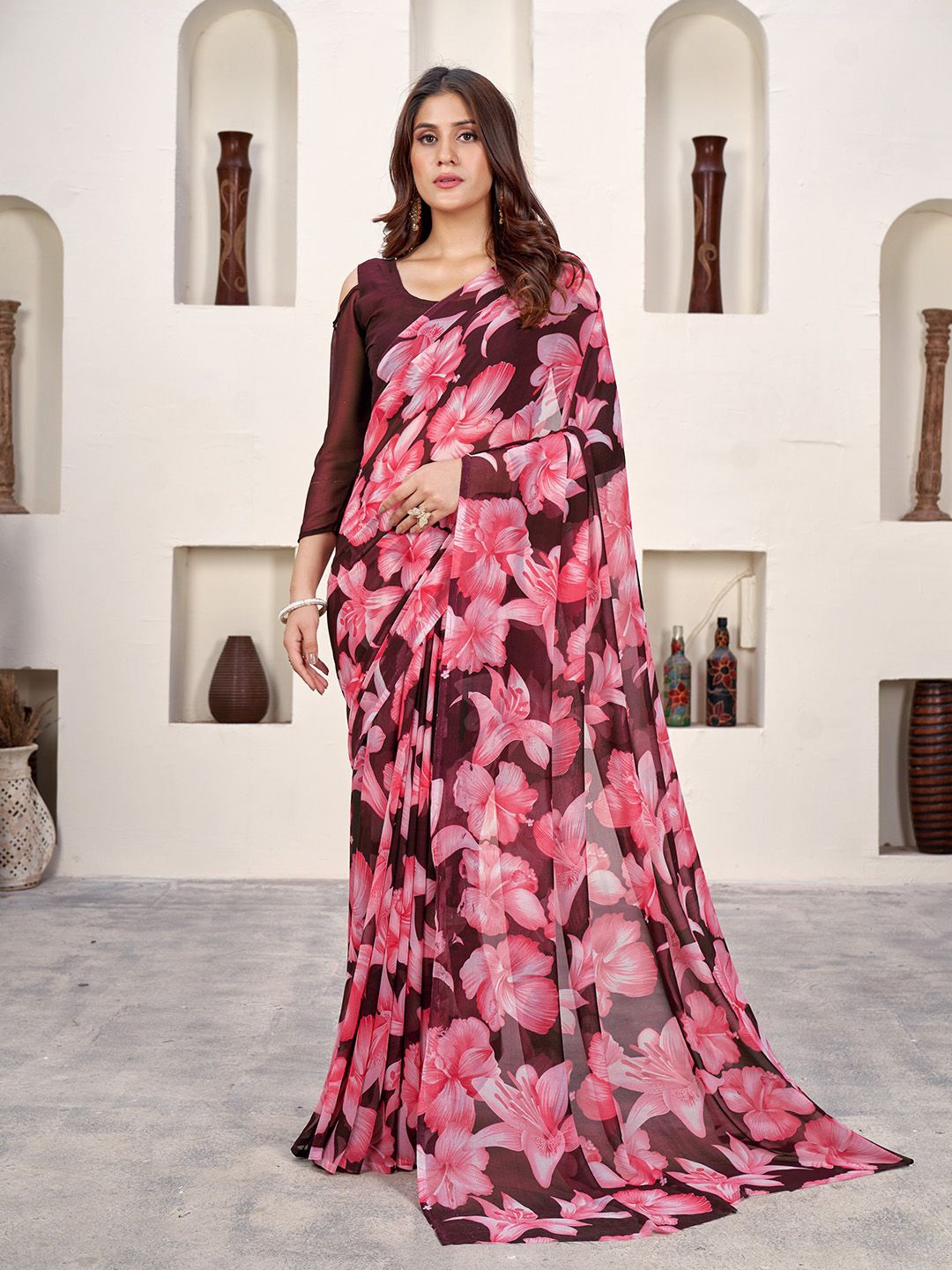 

Ishin Floral No Border Saree, Burgundy