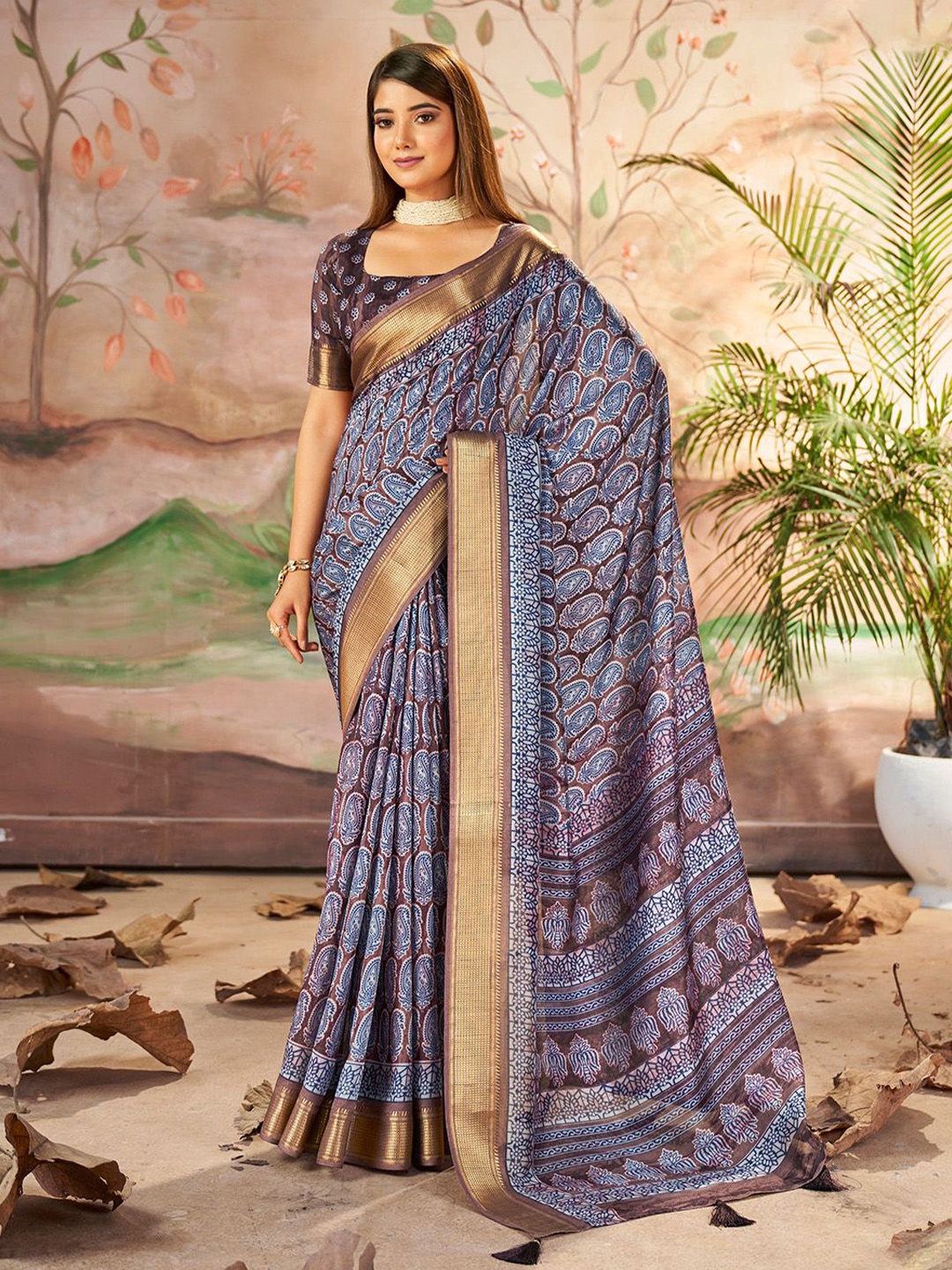 

Ishin Paisley Motif Zari Woven Saree, Brown