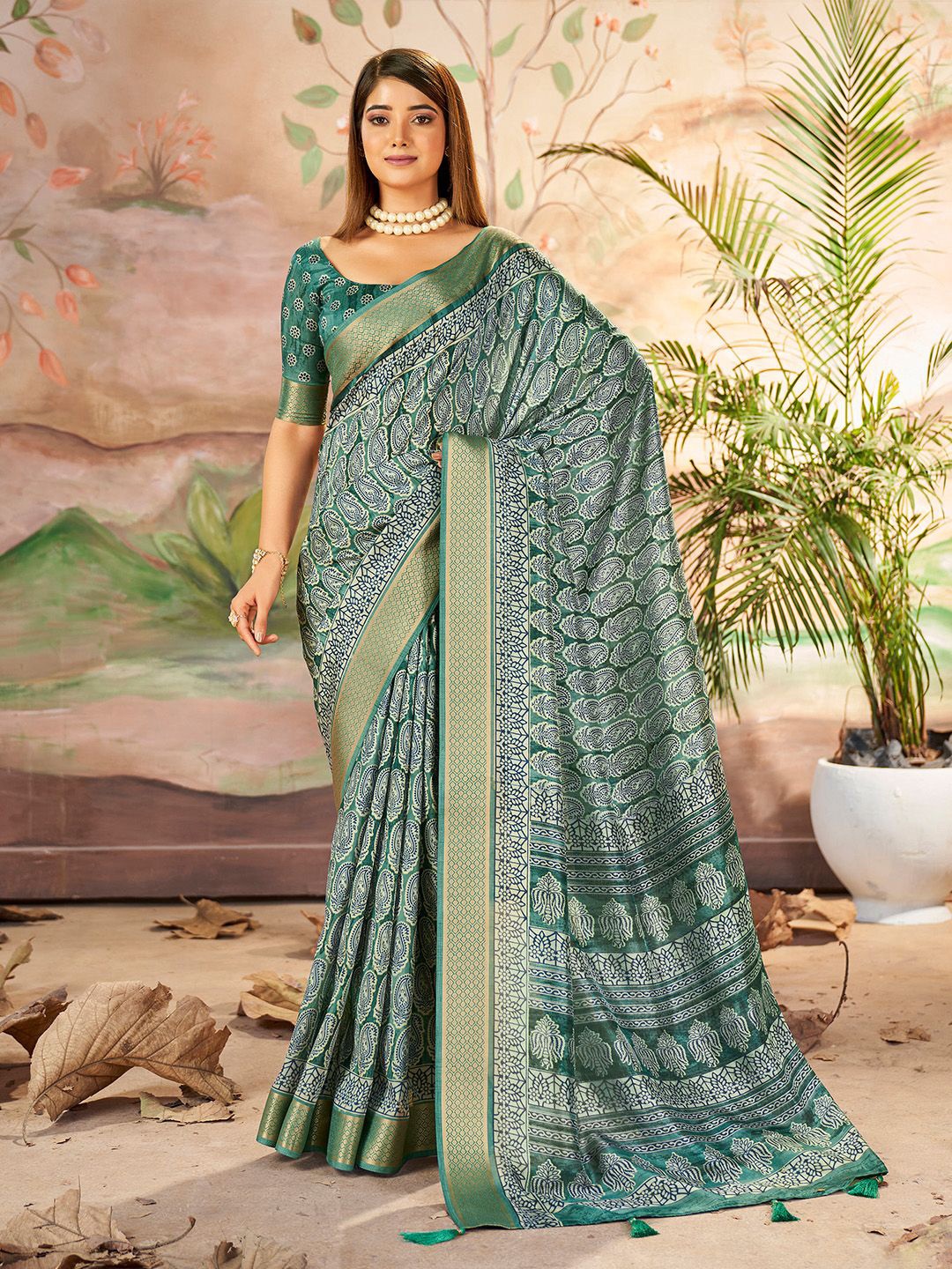 

Ishin Woven Design Printed Saree, Sea green