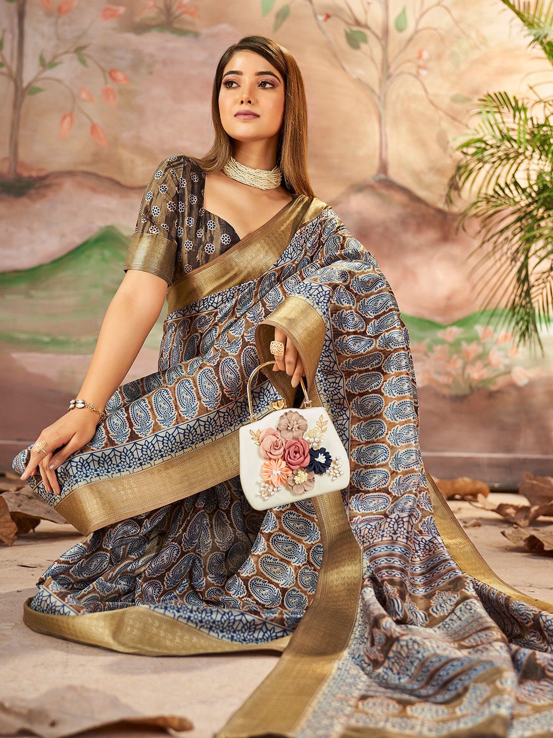

Ishin Paisley Motif Zari Woven Saree, Brown