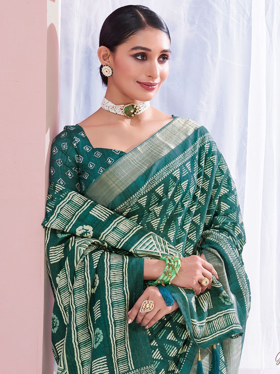 

Ishin Zari Silk Blend Saree, Blue