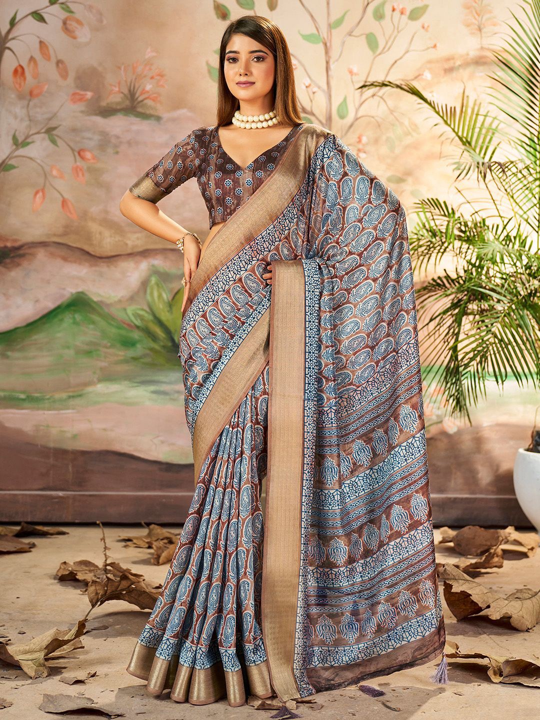 

Ishin Ethnic Motifs Zari Saree, Brown