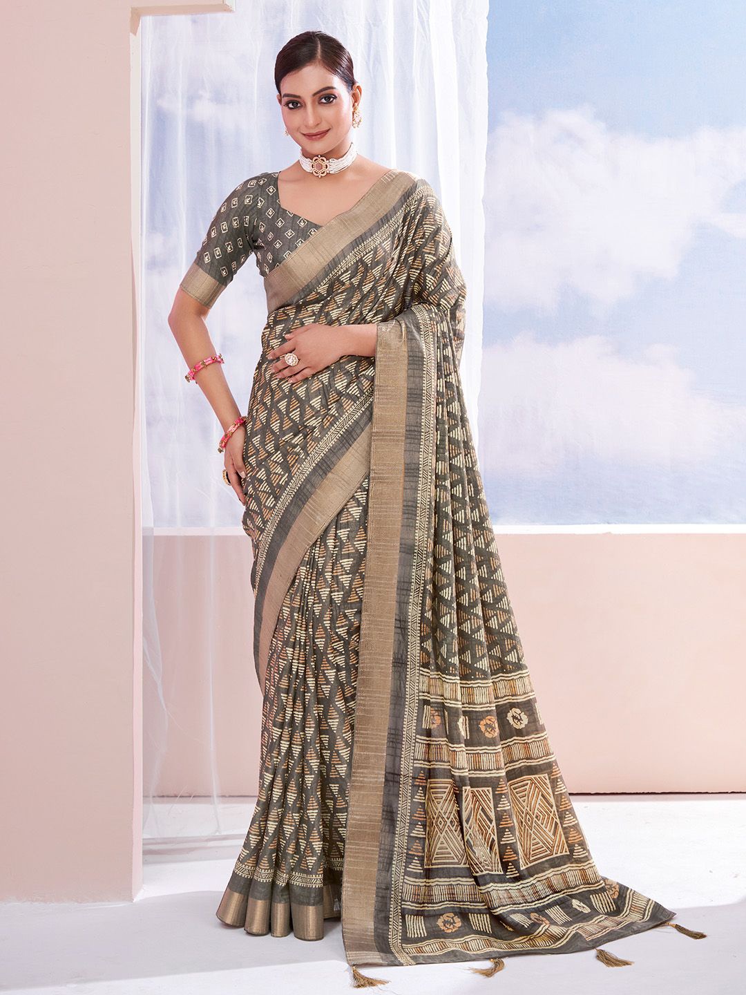 

Ishin Geometric Zari Woven Tassel Saree, Taupe