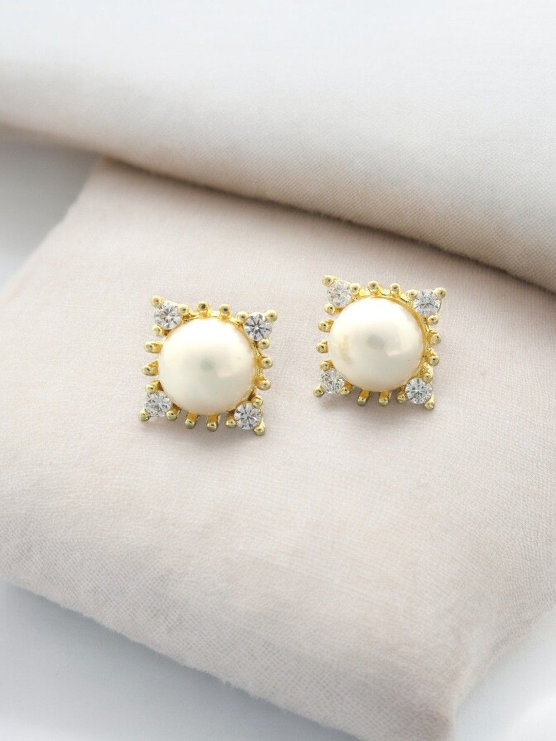 

Sri Jagdamba Pearls Dealer Jaanvi Dealer Gold-Plated Pearls Beaded Square Studs Earrings, White