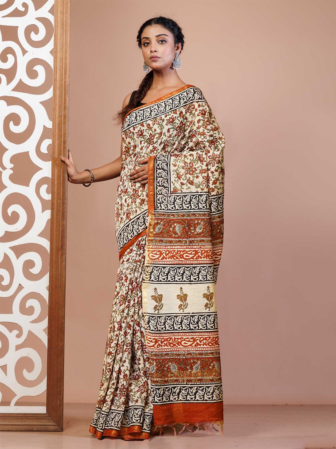 

Unnati Silks Ethnic Motifs Zari Handloom Bagru Saree, Cream