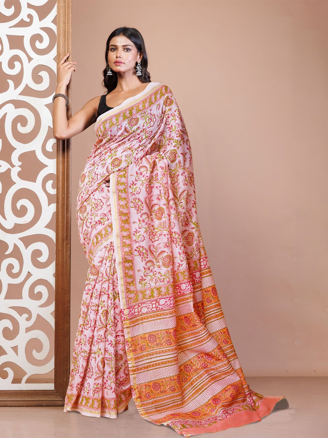 

Unnati Silks Ethnic Motifs Zari Handloom Chanderi Saree, Pink