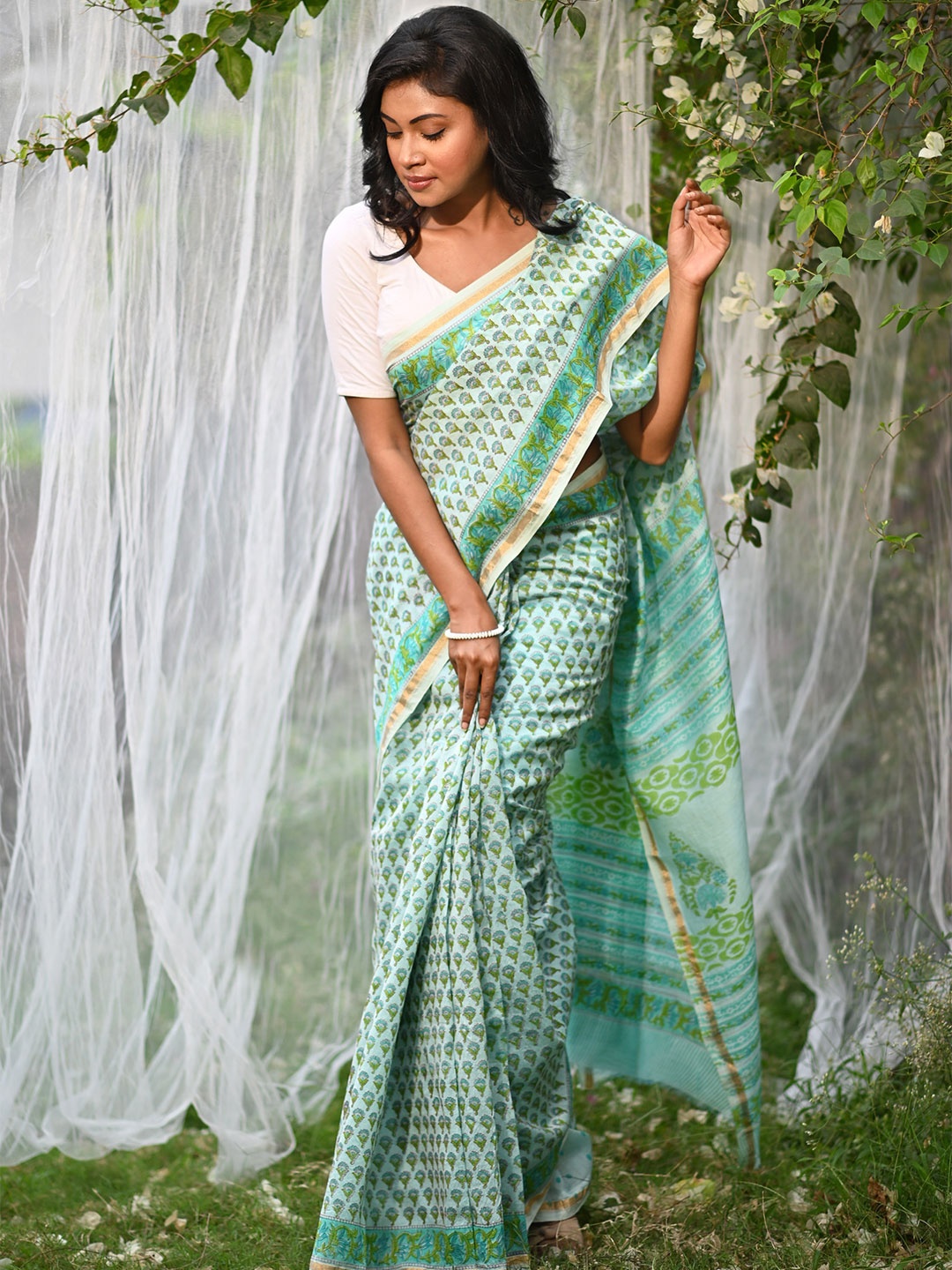 

Unnati Silks Ethnic Motifs Zari Handloom Chanderi Saree, Green